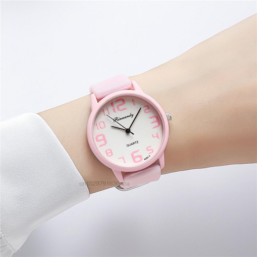 Frauen Mode Silikon Uhren Set  – Lux Watch Bewertung und Preis